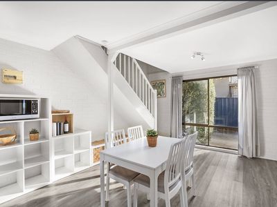 2 / 12 Mckeahnie Street, Crestwood