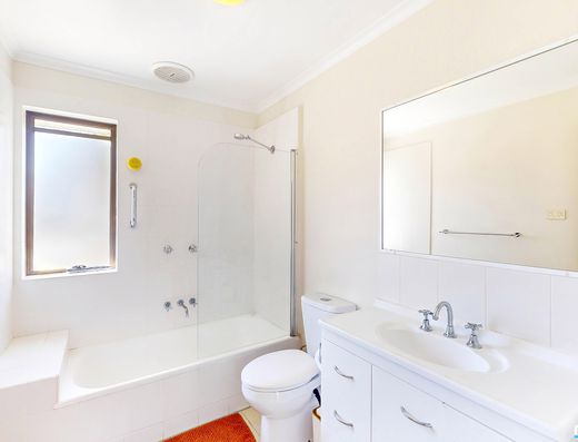 Relaxed Tropical Lifestyle in Noosaville image 13