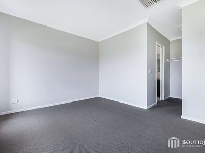 73 Rossiter Retreat, Cranbourne North