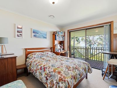 22 Cray Point Parade, Eggs And Bacon Bay