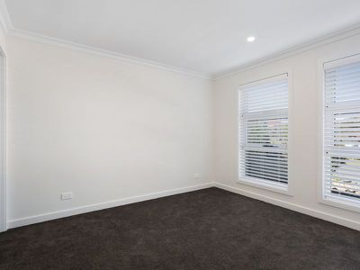 1 / 8 Minnibah Circuit, Forster