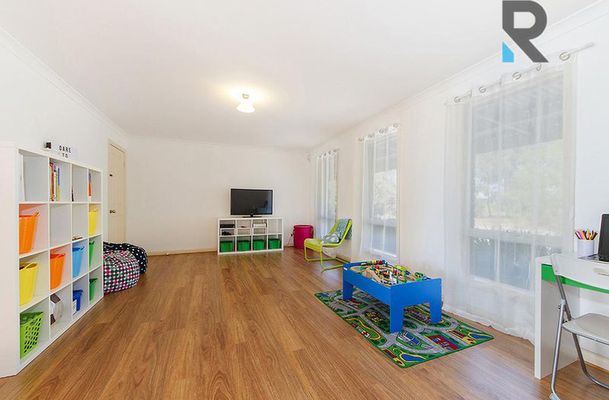 11 Peregrine road, Oaklands Junction