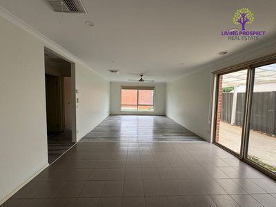 8 Stony Brook Way, Truganina