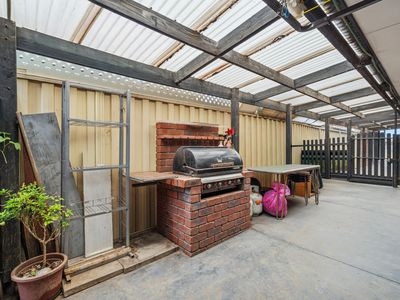 40 Newham Way, Altona Meadows