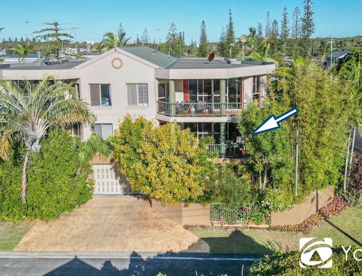 Polaris 1 - Position, Space & the Best of Yamba at Your Door