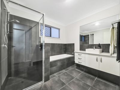 20 Campbell Street, Wakerley