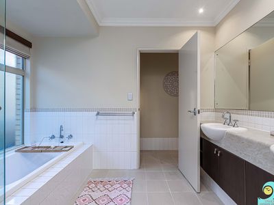 28 Foreshore Vista, Yanchep