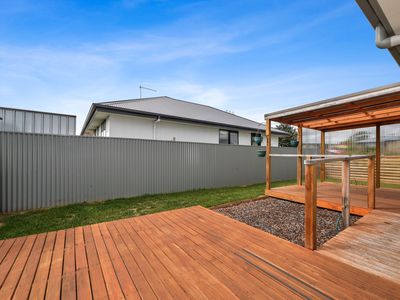 2 / 39 Adelaide Street, George Town