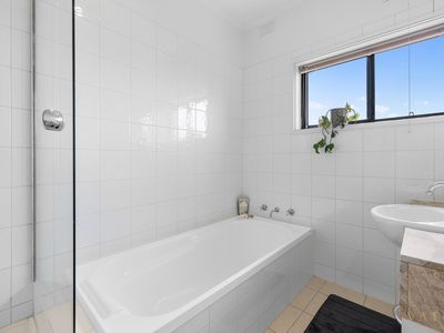 6 / 10A Eddys Grove, Bentleigh