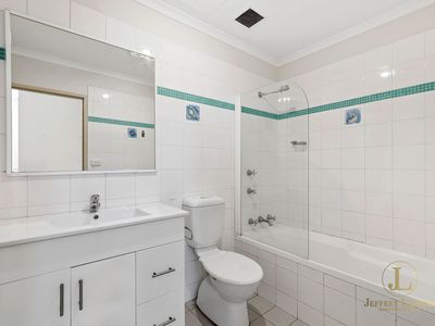 4 / 211A Wigram Road, Forest Lodge