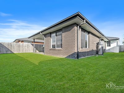 8 Woodland Court, Ormeau
