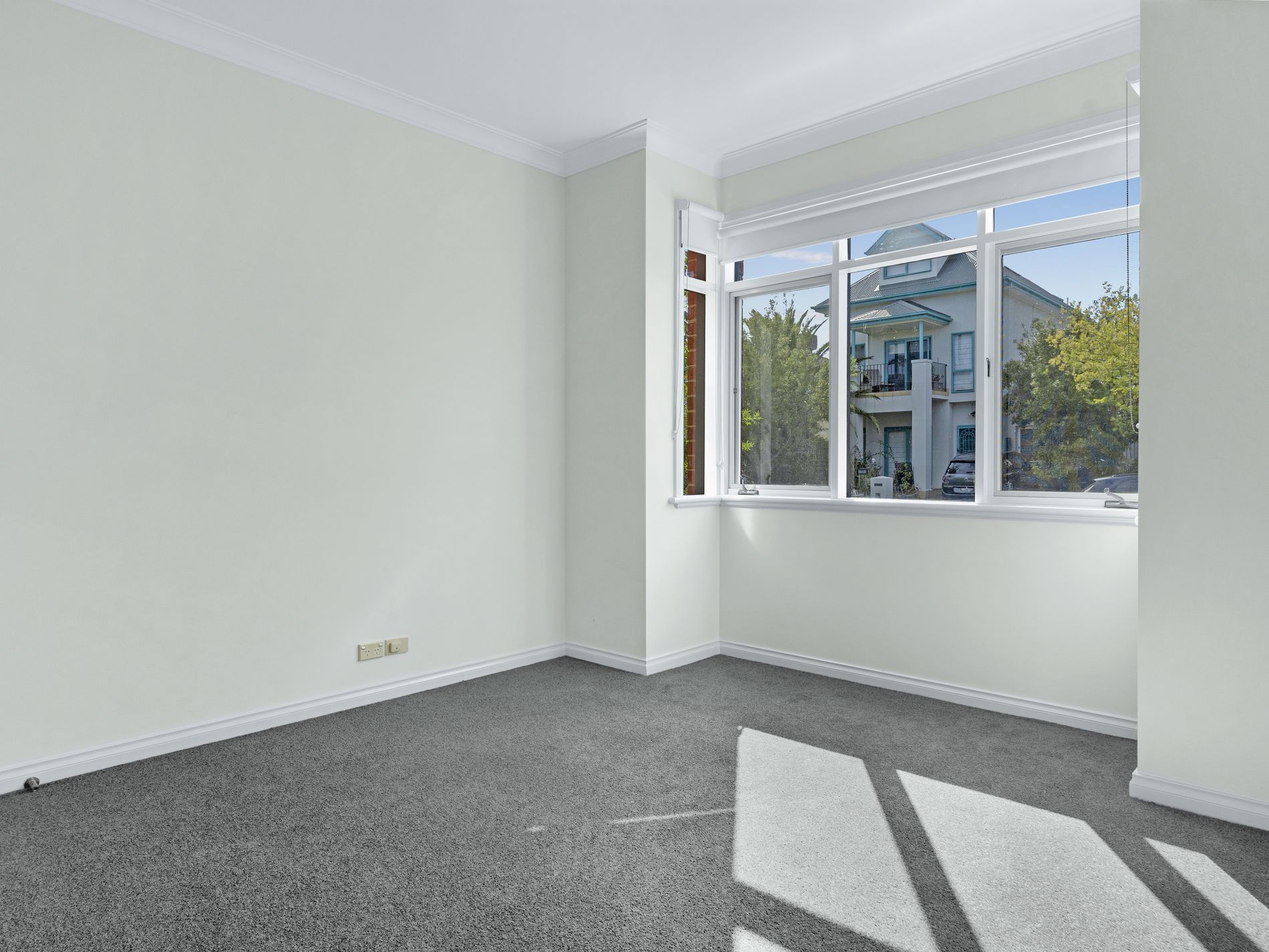 30 McGuire Crescent, Williamstown