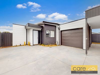 3 / 5 Maple Court, Doveton