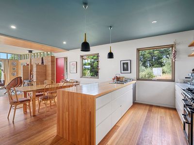 97 Thomas Road, Woodbridge