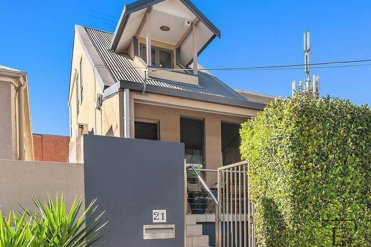 21 Hilly Street, Mortlake