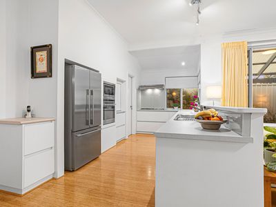 31 Simmonds Parade, Winthrop