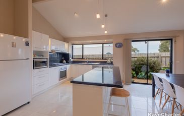 95 Fieldstone Boulevard, Beaconsfield