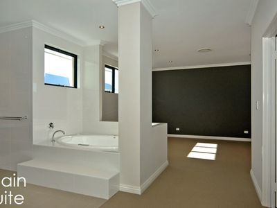 23 Heirisson Way, North Coogee