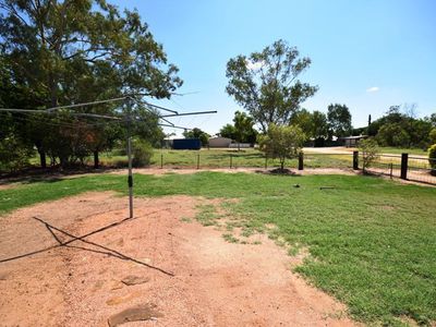 24 Wompoo Road, Longreach
