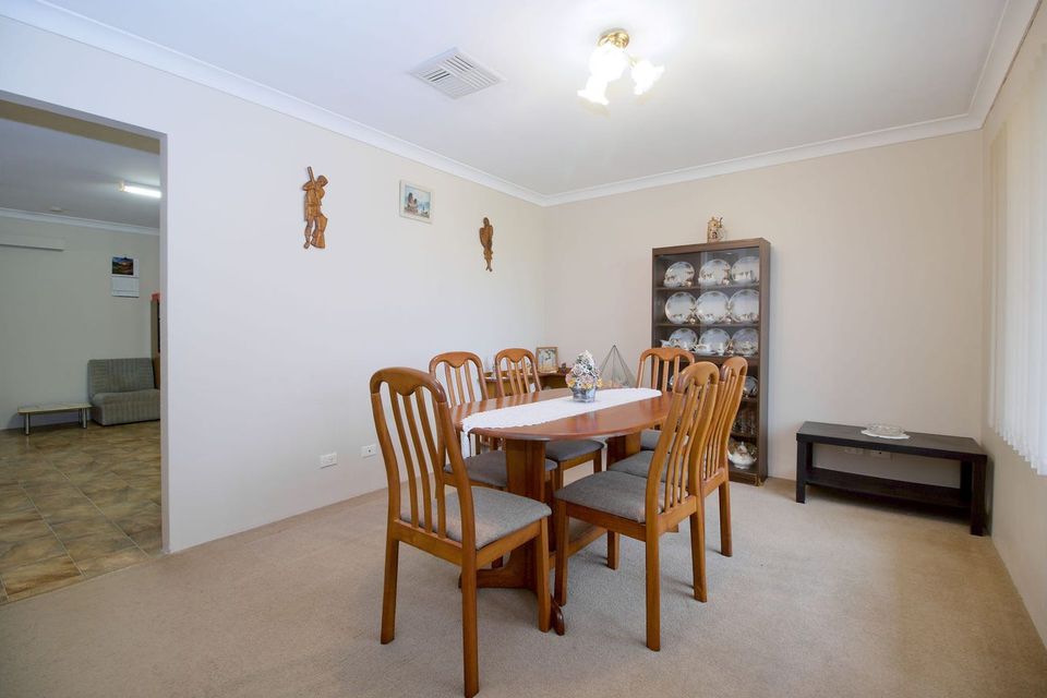 8 Maitland Cl, Cooloongup