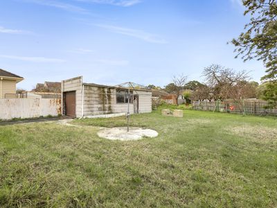 21 Fifth Avenue, Dandenong