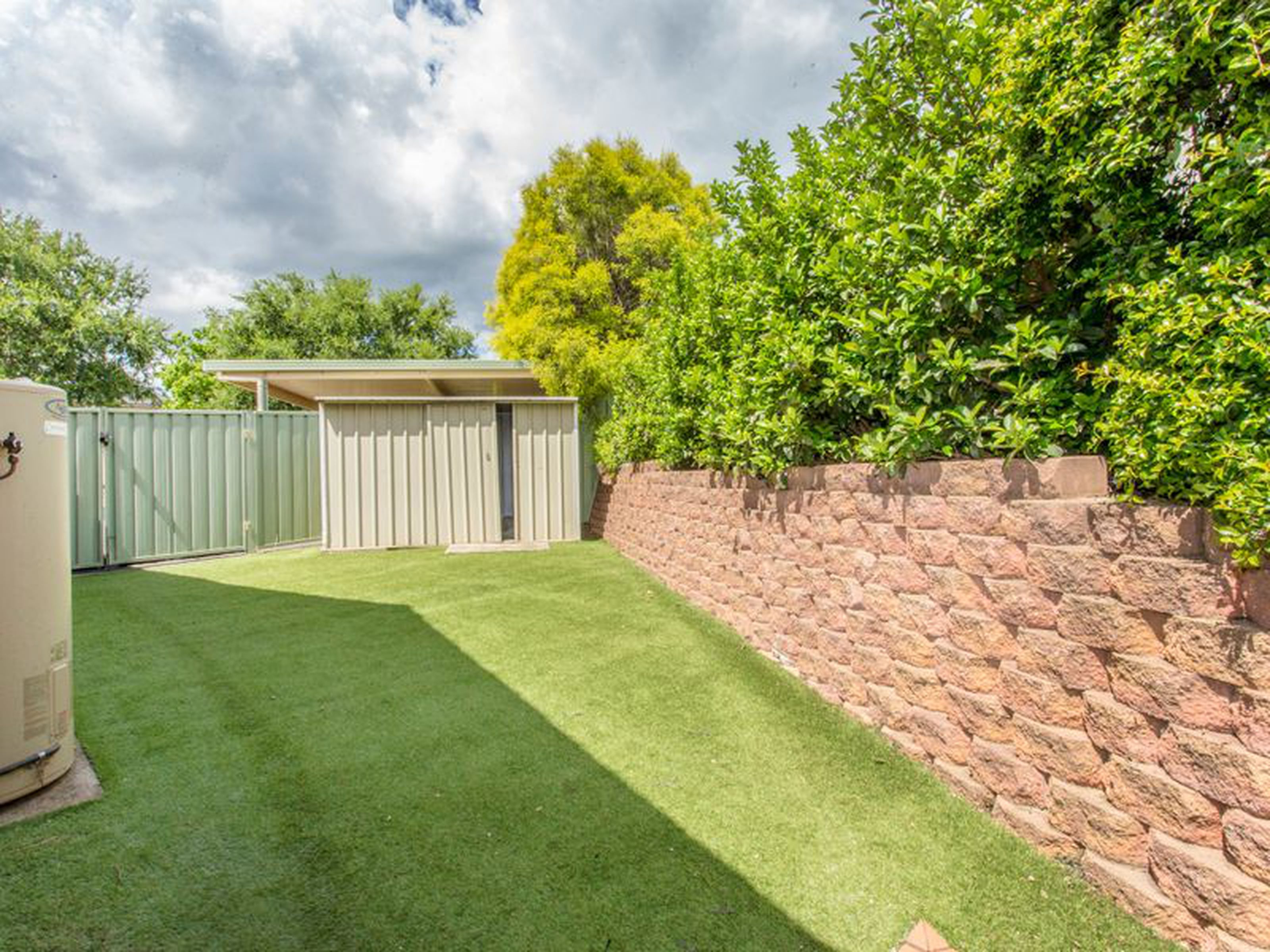 2 Kenneth Slessor Drive, GLENMORE PARK