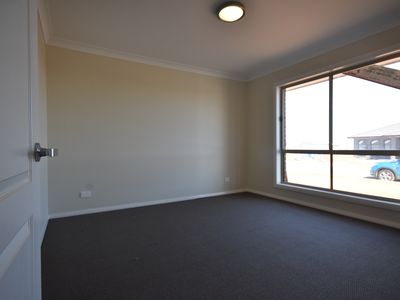 6 Graza Avenue, Dubbo