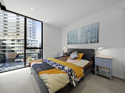 3B / 9 Waterside Place, Docklands