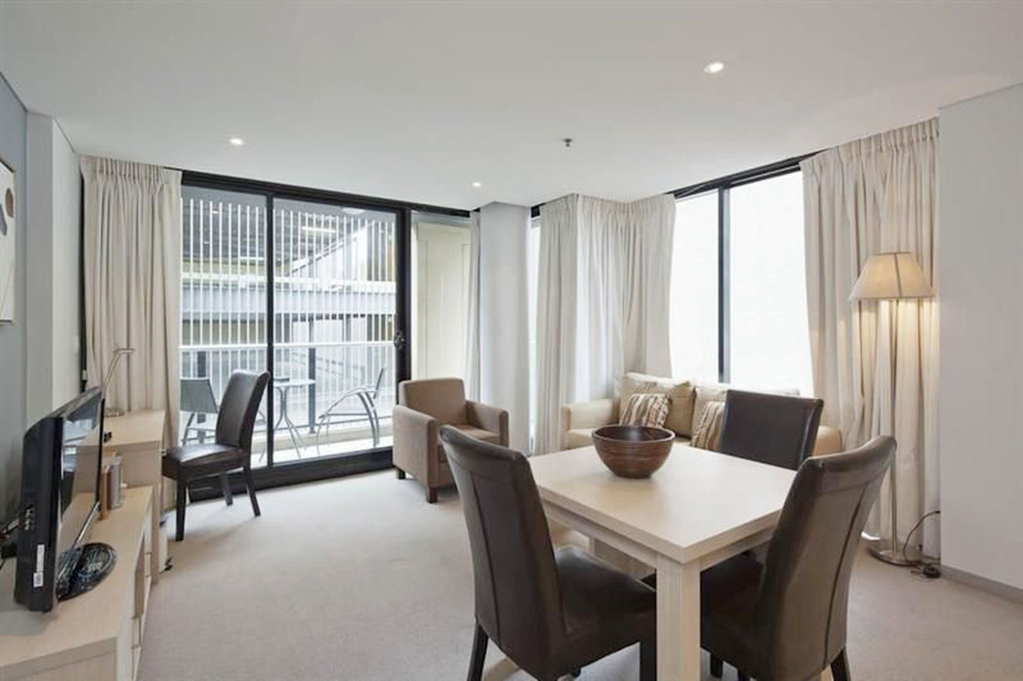 411 / 104 North Terrace, Adelaide