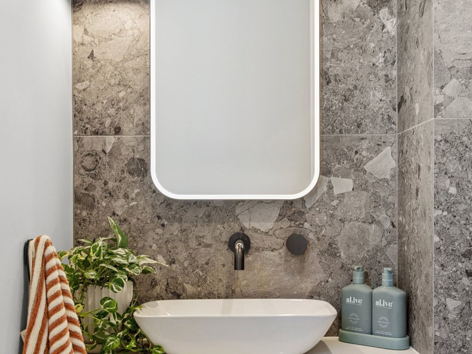 2 / 1A Palkana Drive, Warana