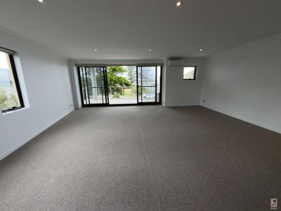 5 / 81-83 Ocean Parade, The Entrance