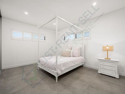 5 ARCHER CRESCENT, Bankstown