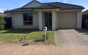 15 Scarlet Crescent, Pakenham