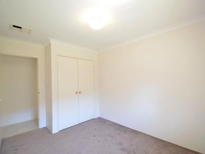 8 Rossetti Court, North Lake