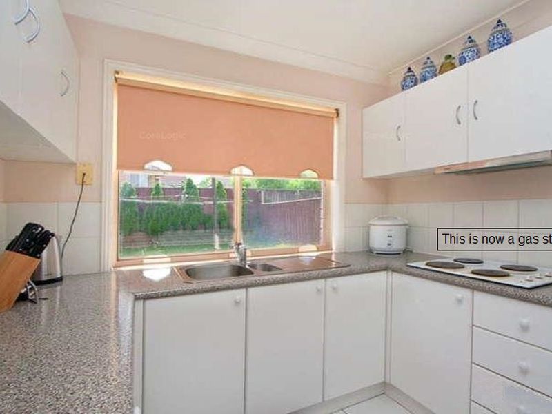 11B Woodcroft Drive, Woodcroft