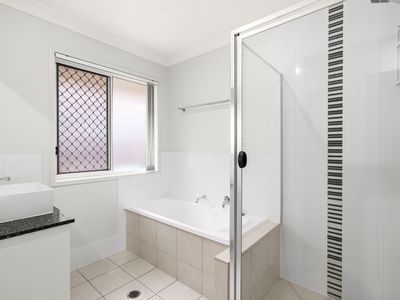 11 Moondani Drive, Gilston