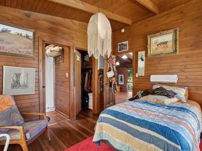 32 L L Road, Officer