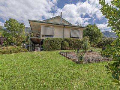 6  Charles Street, Tawonga