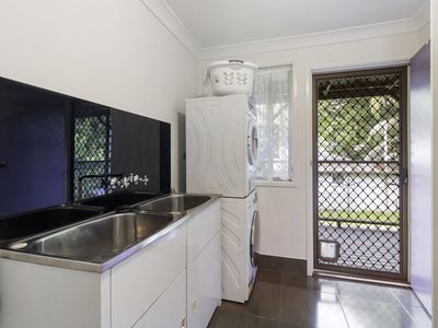 7 Railway Parade, Glass House Mountains