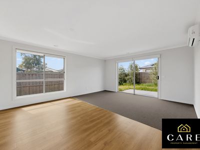 63 Merula Drive, Mambourin