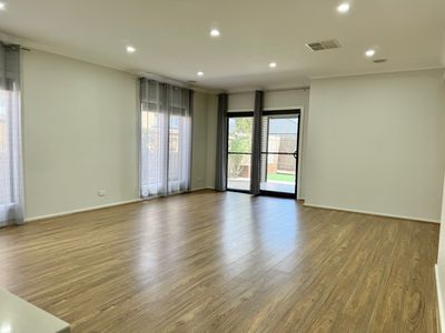 5 Amaretto Circuit, Manor Lakes