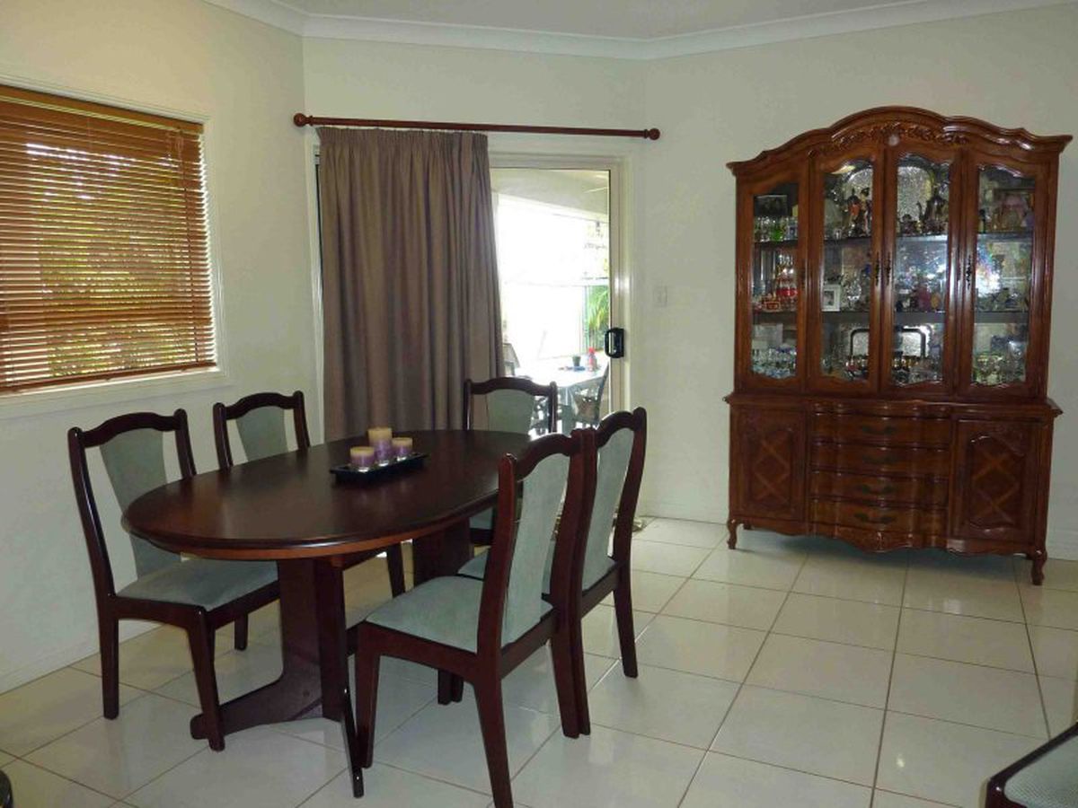 26 Montgomery Close, Atherton