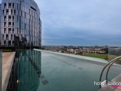 1422 / 555 St Kilda Road, Melbourne