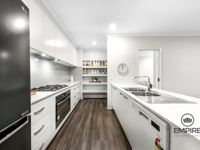 32 Gallant Drive, Clyde North