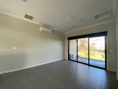 2 / 24 Tamarind Crescent, Werribee