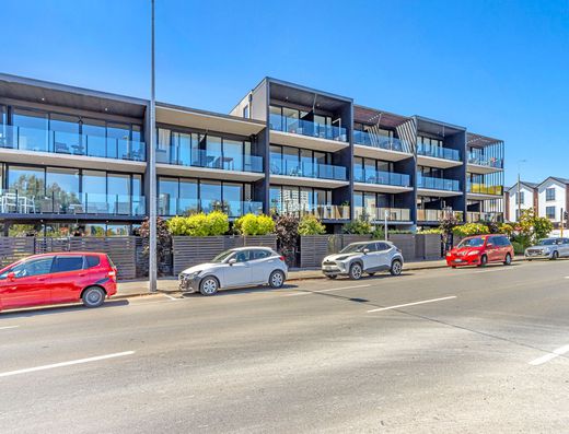 310B / 282 Madras St, City Centre