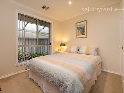 37 KINGFISHER DRIVE, Wodonga