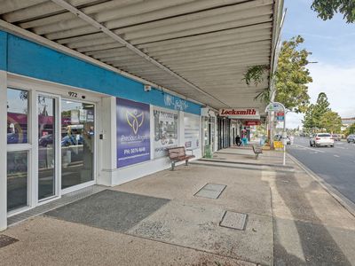 972 Logan Road, Holland Park West