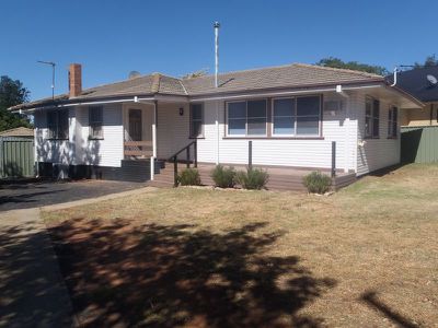 17 Lovett Avenue, Dubbo