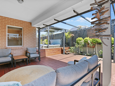 16 Loretto Way, Hamlyn Terrace